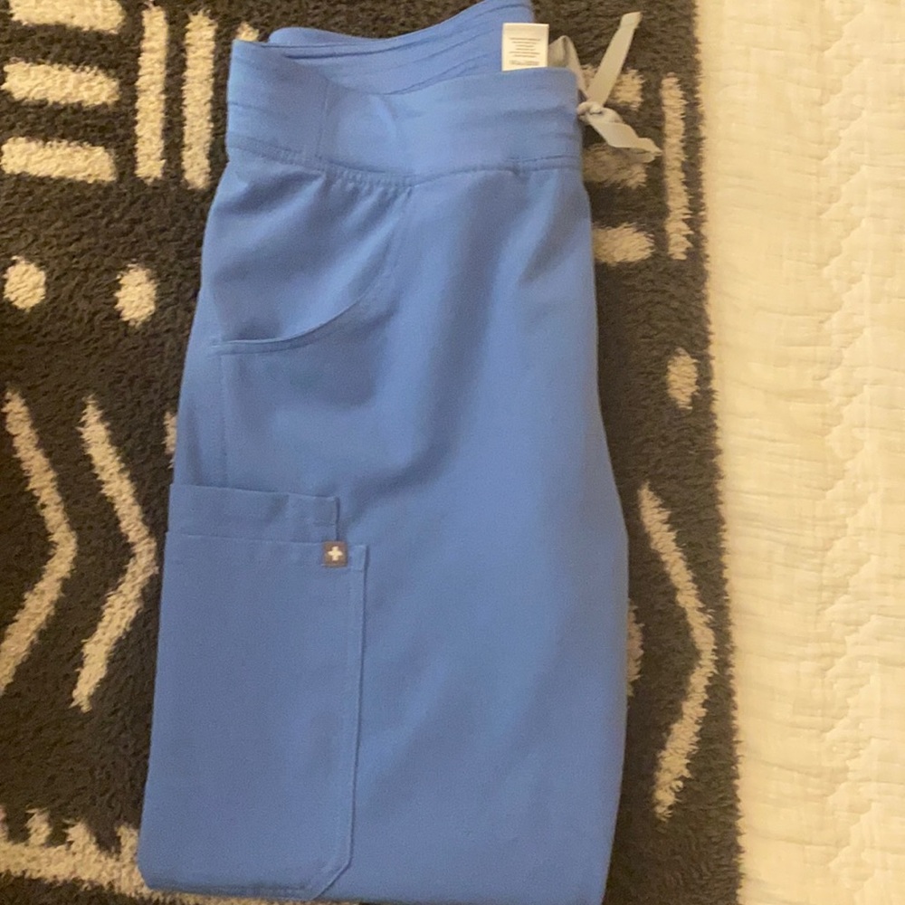 Ceil Blue Figs Kade scrub pant size SP (sm petite)